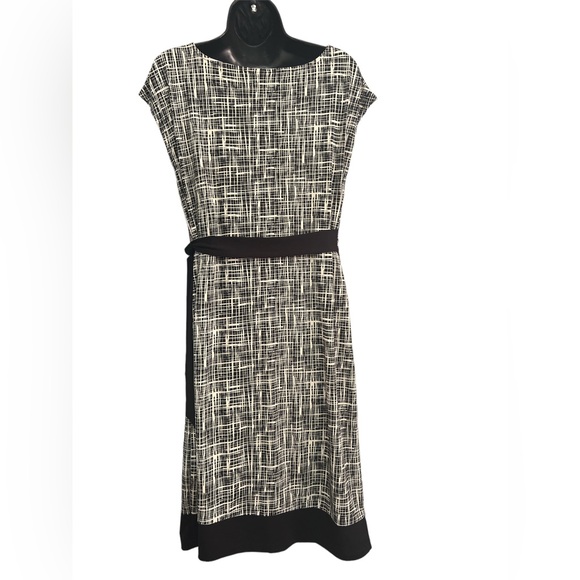 Motherhood Maternity Dress Size Medium - Picture 3 of 5